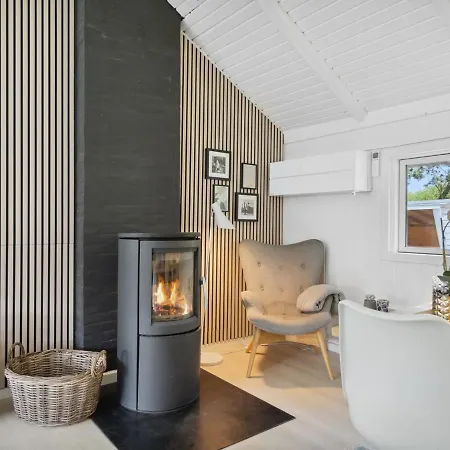 Julie - 1-5km From The Sea By Interhome Fano