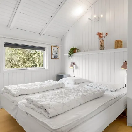 Julie - 1-5km From The Sea By Interhome Feriehus *